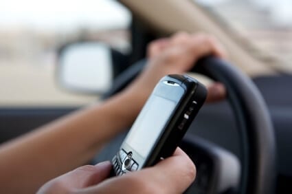 teléfono móvil al volante