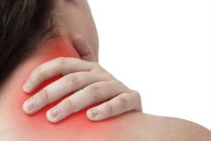 persona con latigazo cervical