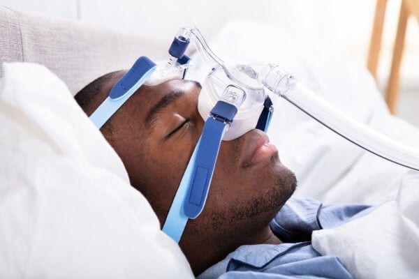 Apnea del sueño y accidentes de camión ¿Deben las empresas examinar a los conductores?