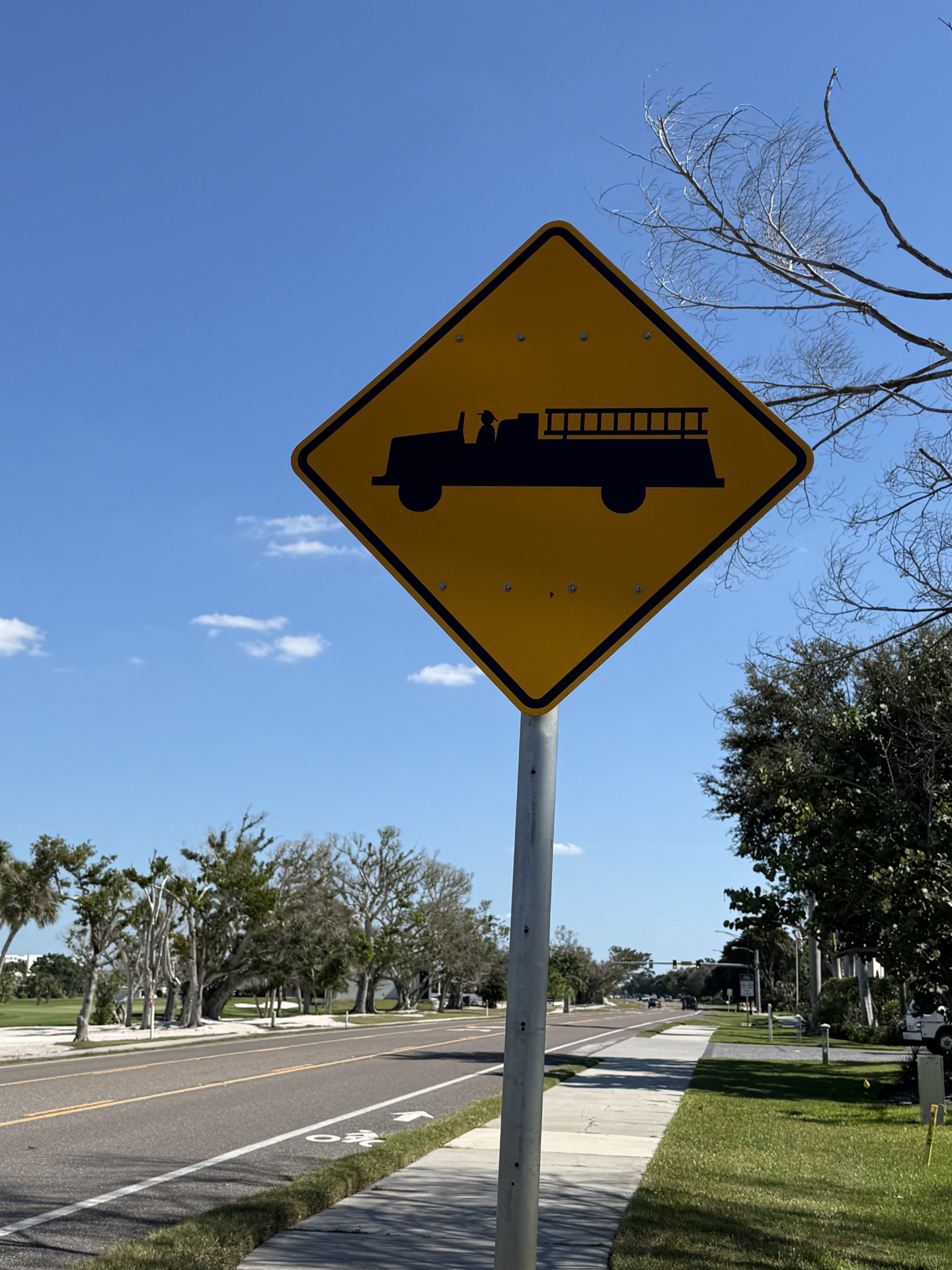 Desafíos en los servicios médicos de emergencia de Wethersfield resaltan la  complejidad que enfrentan los pequeños pueblos de CT en cuanto a la  respuesta de las ambulancias | Connecticut Public, image size:1440x1920